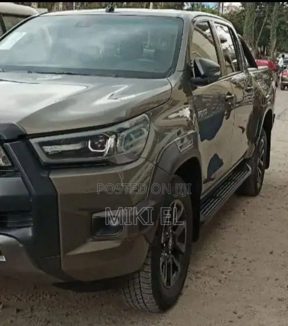 Toyota Hilux Revo Double Cab Deisel 2.4 RWD 2021 Gray