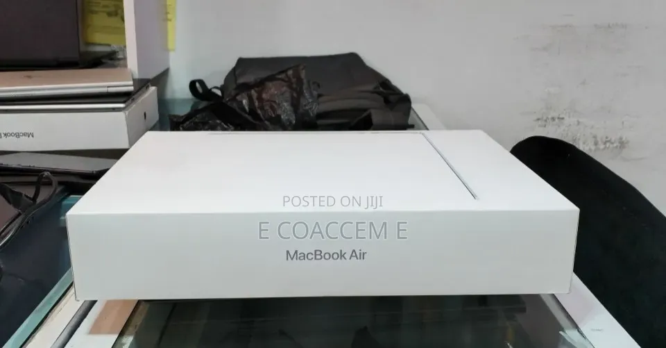 New Laptop Apple MacBook 16GB Apple M4 SSD 512GB
