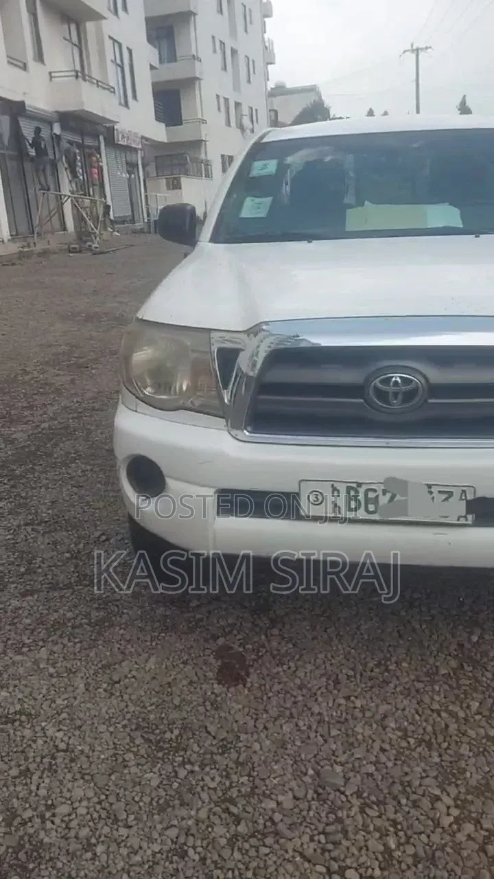 Toyota Tacoma 2008 White