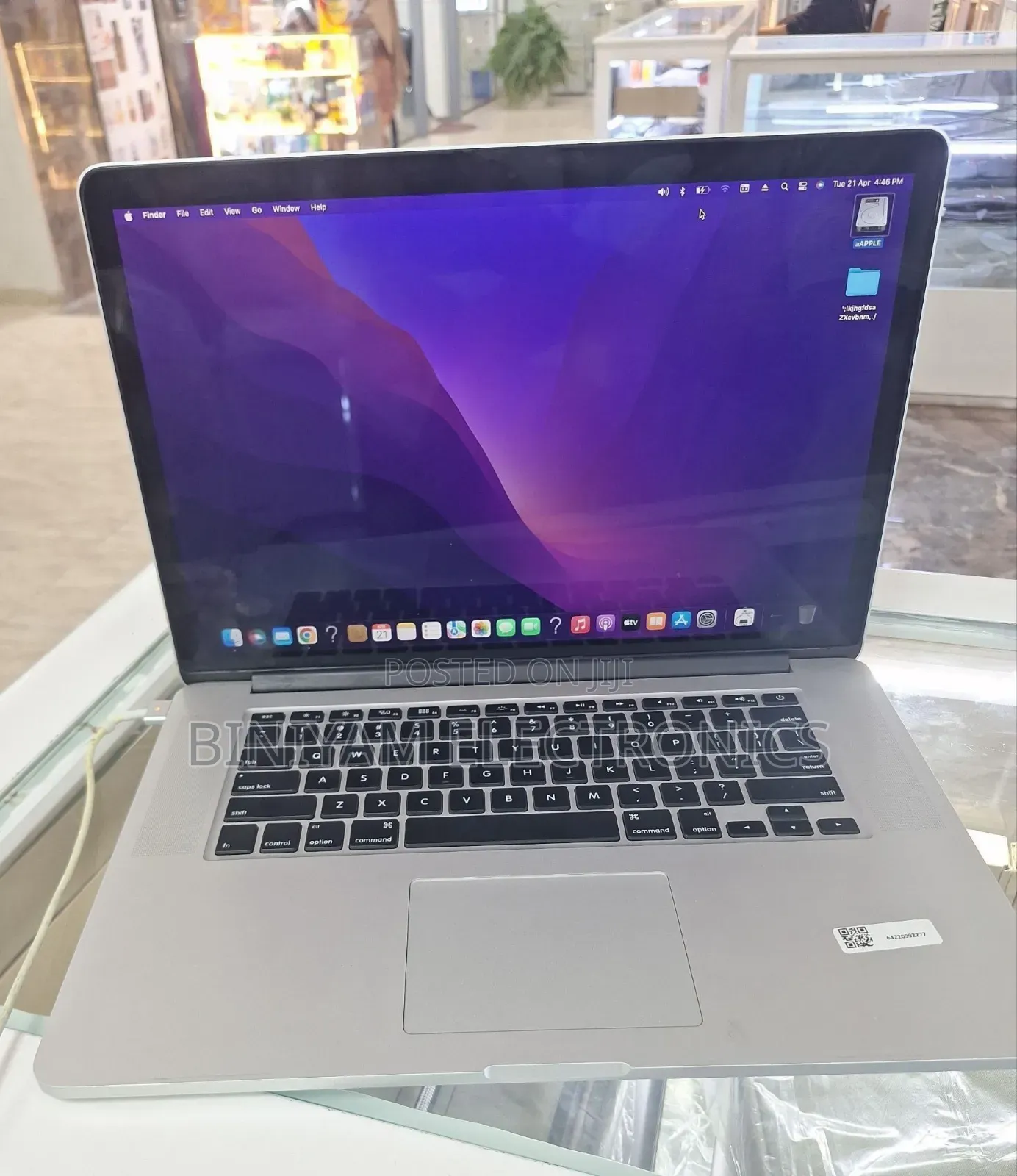 New Laptop Apple MacBook Pro 2015 16GB Intel Core i7 SSD 256GB