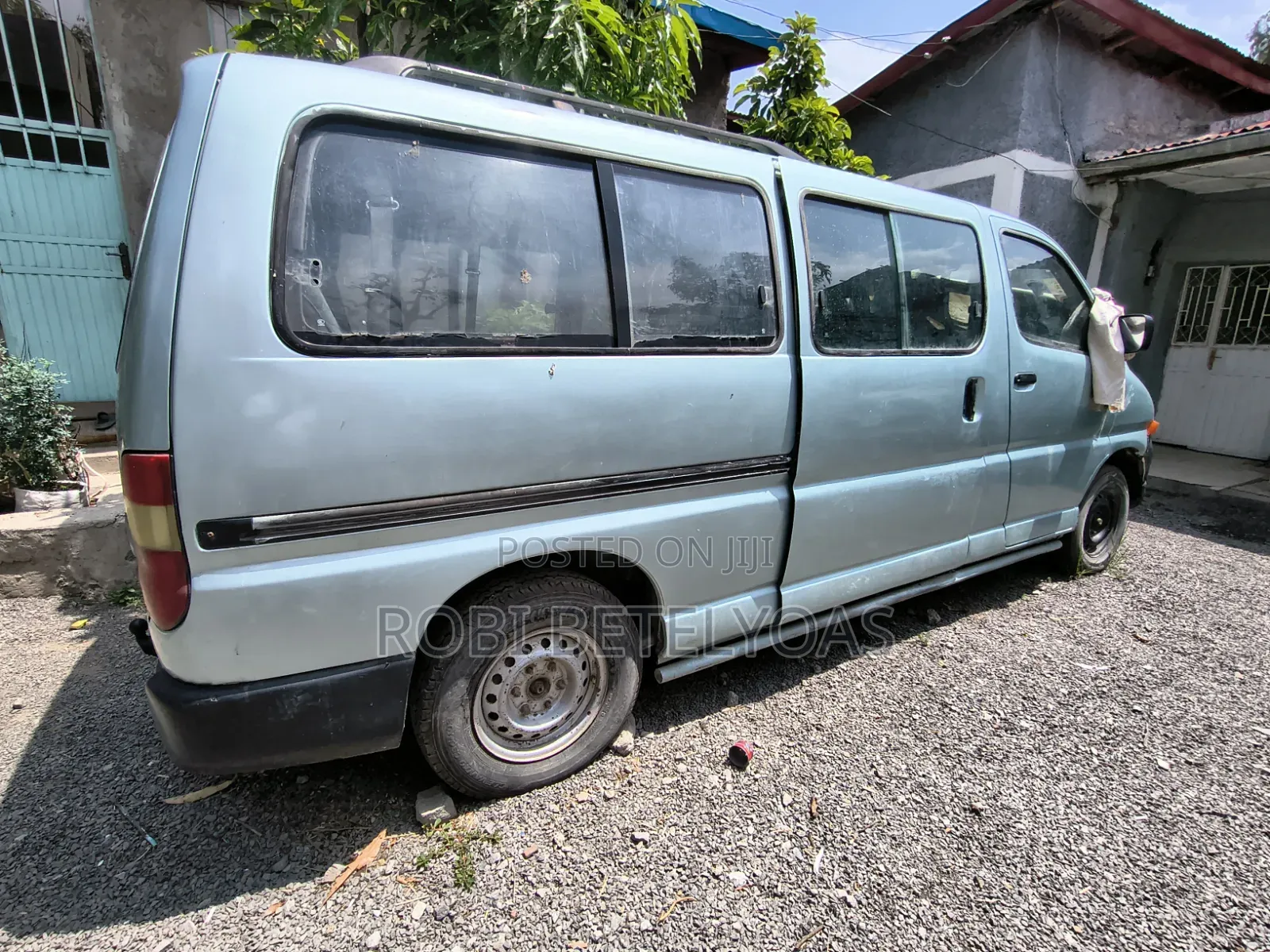 Toyota HiAce 1998 Beige