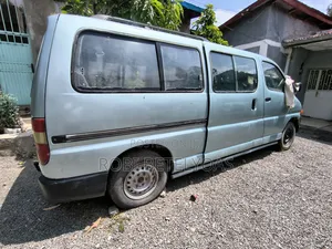 Toyota HiAce 1998 Beige