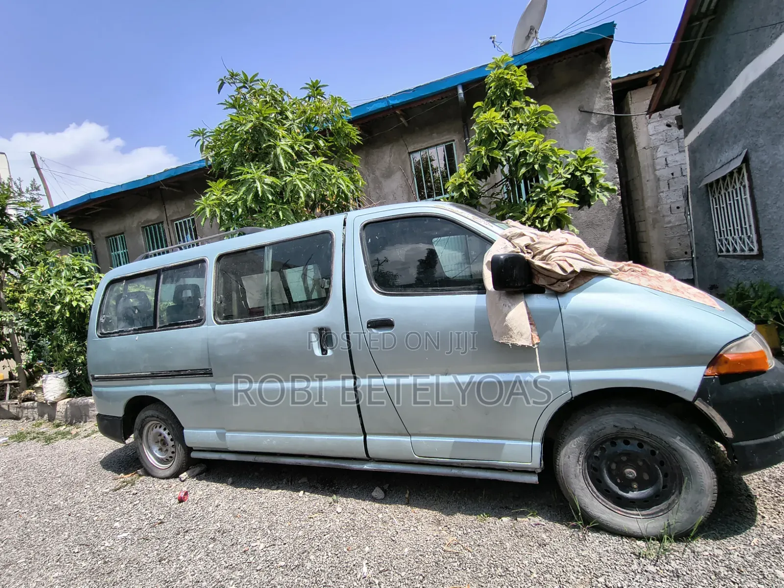 Toyota HiAce 1998 Beige