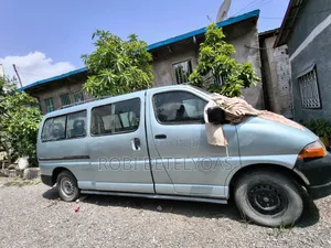 Toyota HiAce 1998 Beige