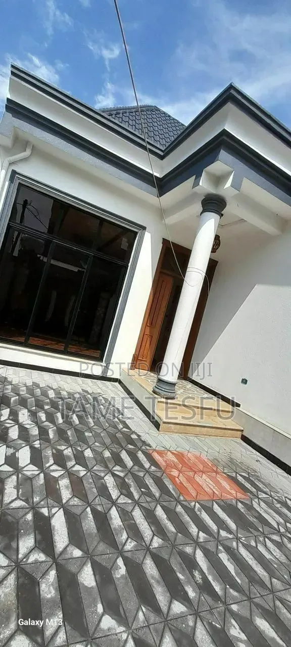 Furnished 3bdrm Villa in ሀያት, Bole for sale