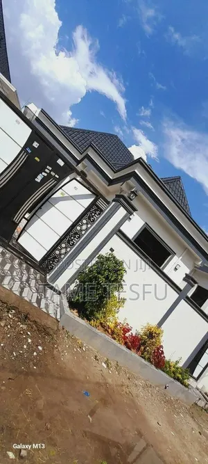Furnished 3bdrm Villa in ሀያት, Bole for sale