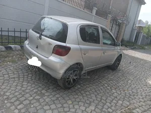 Toyota Vitz 1.0 FWD 5dr 2001 Silver