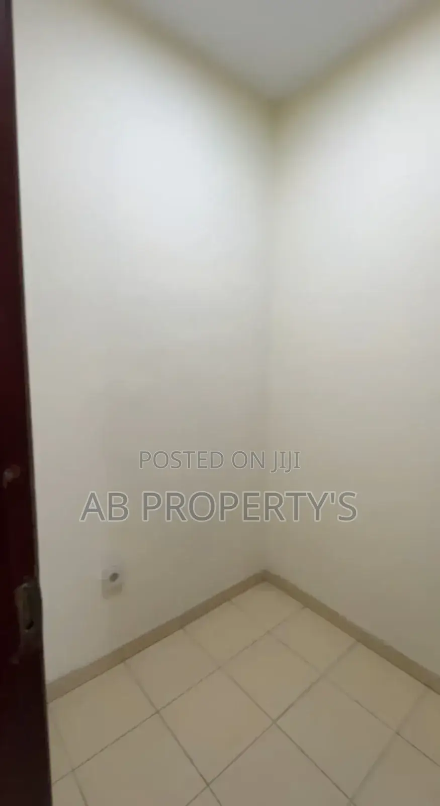 Furnished 3bdrm Apartment in For Investment, Kirkos for sale