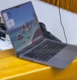 New Laptop Apple MacBook Pro 32GB Apple M1 Pro SSD 512GB