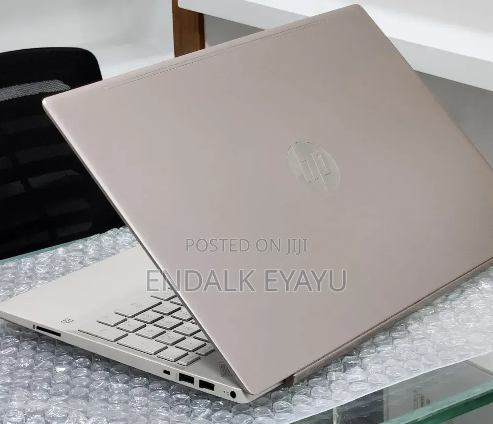 New Laptop HP Pavilion 15 8GB Intel Core i5 SSD 512GB