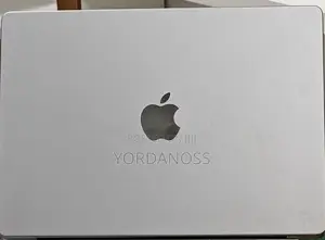 New Laptop Apple MacBook Pro 2024 M3 8GB Apple M3 Pro SSD 512GB