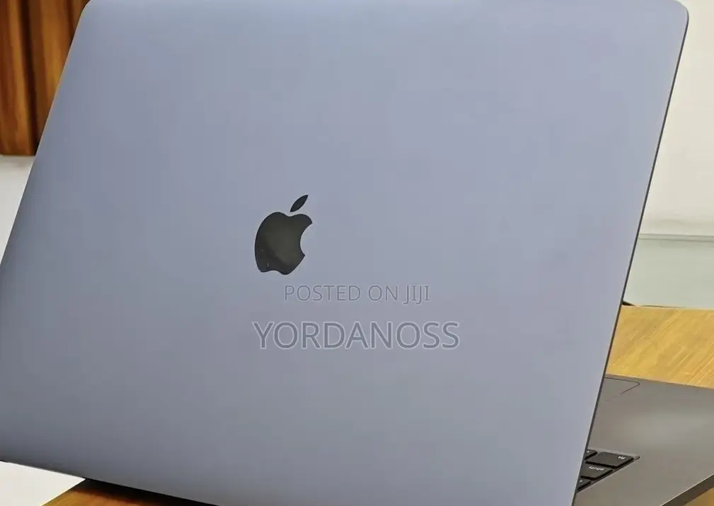 New Laptop Apple MacBook Pro 2019 16GB Intel Core i7 SSD 512GB