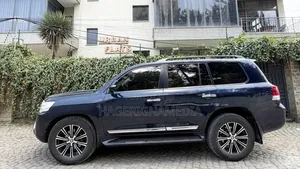 Toyota Land Cruiser 2017 Black
