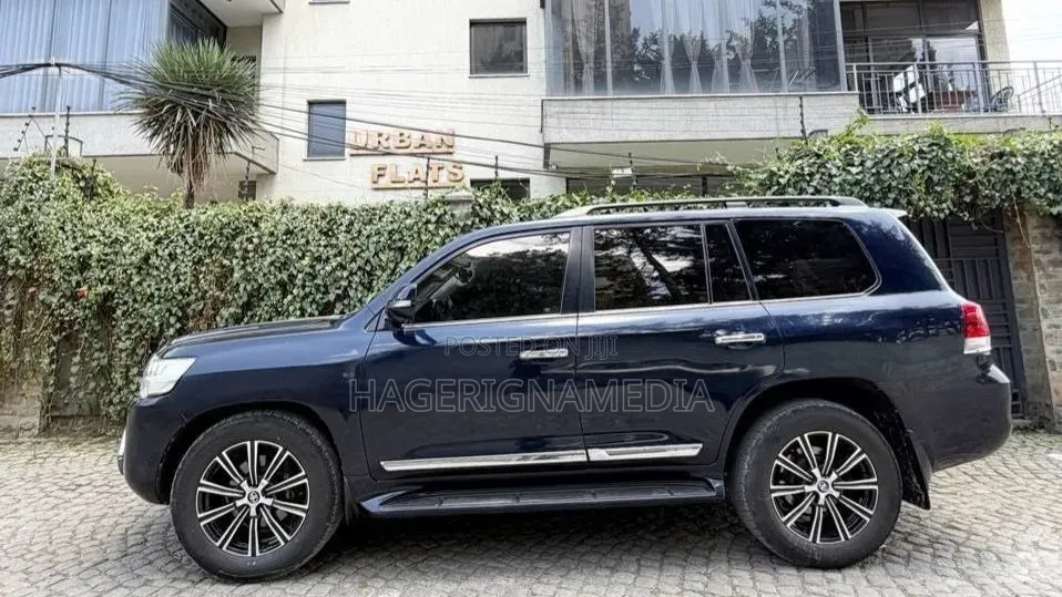 Toyota Land Cruiser 2017 Black