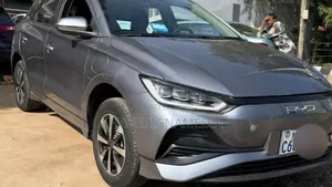 BYD E2 43 kWh 94 hp FWD 2025 Gray