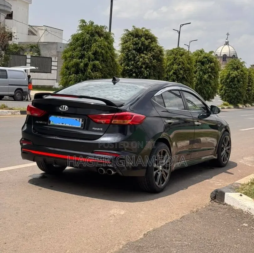 Hyundai Avante 2017 Black