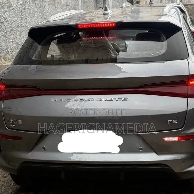 BYD E2 43 kWh 94 hp FWD 2025 Gray