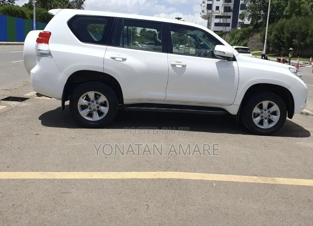 Toyota Land Cruiser Prado 2013 White