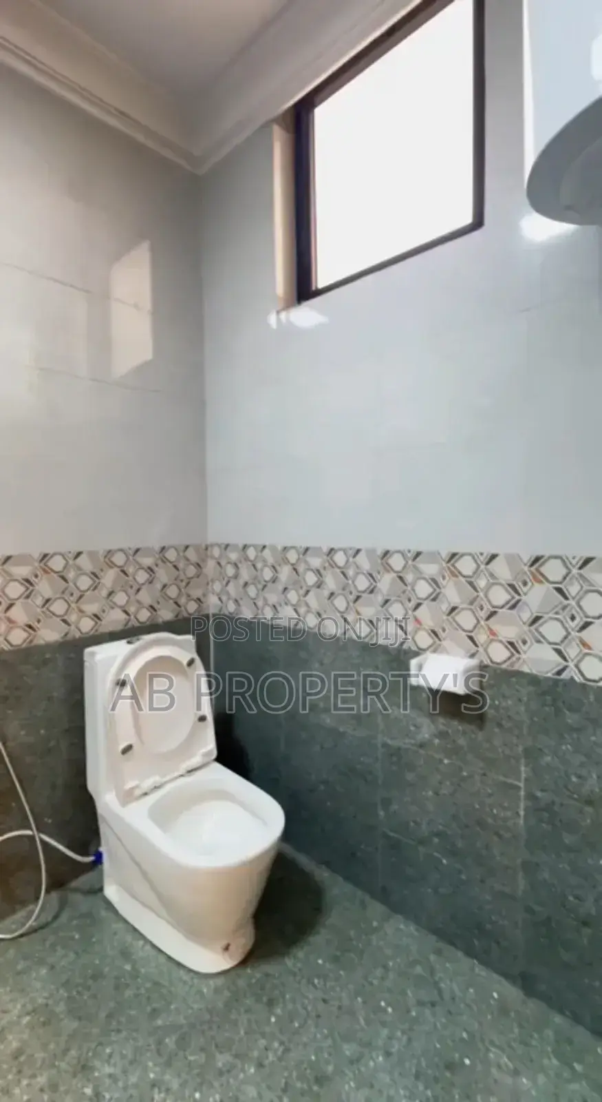 Furnished 3bdrm Apartment in መገናኛ 24, Yeka for sale