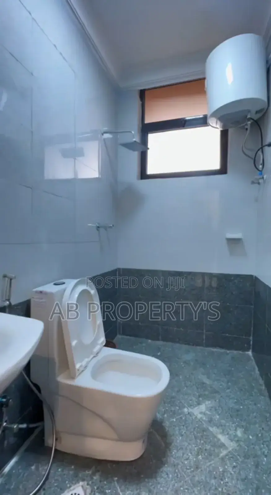 Furnished 3bdrm Apartment in መገናኛ 24, Yeka for sale