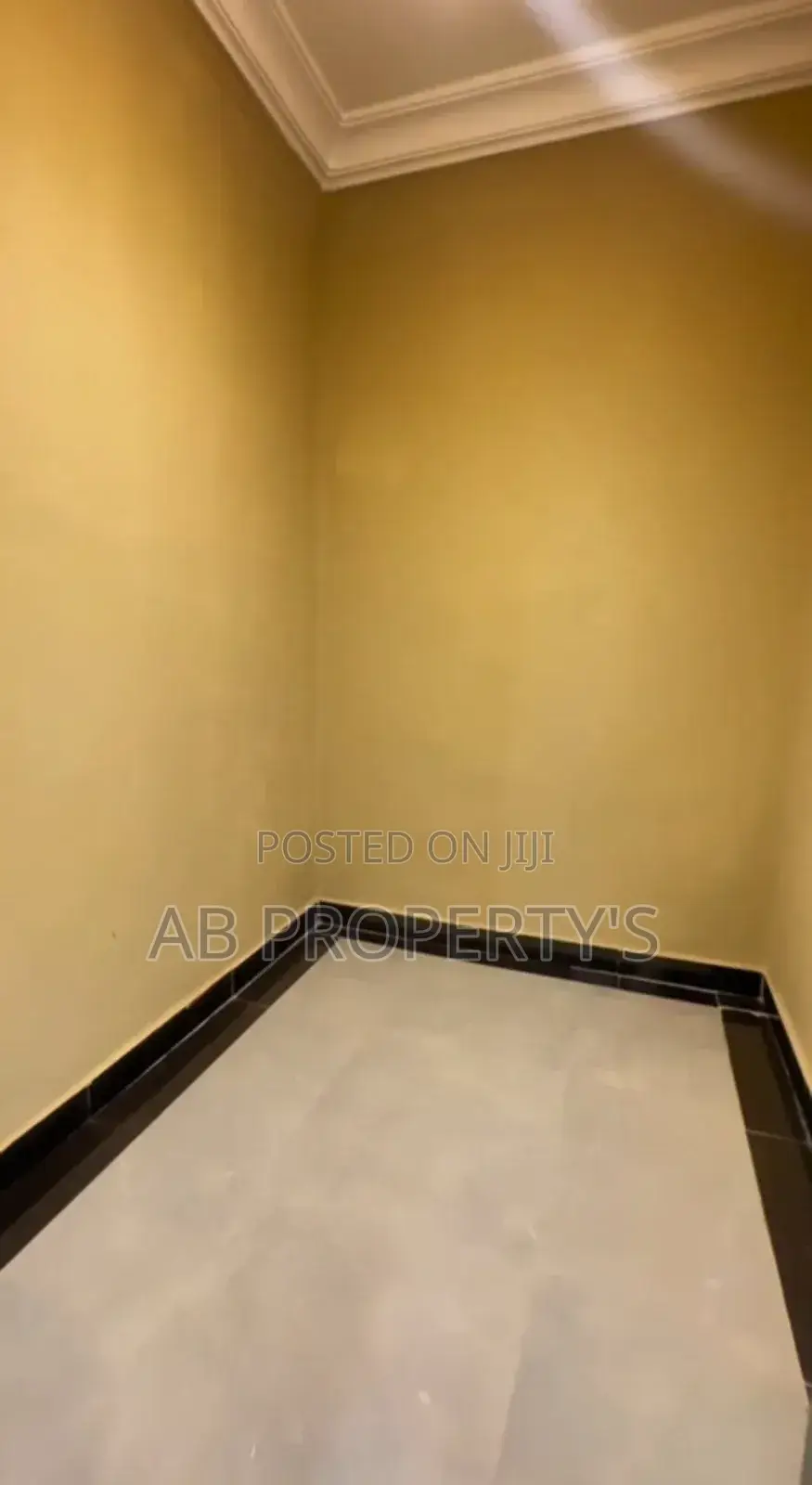 Furnished 3bdrm Apartment in መገናኛ 24, Yeka for sale