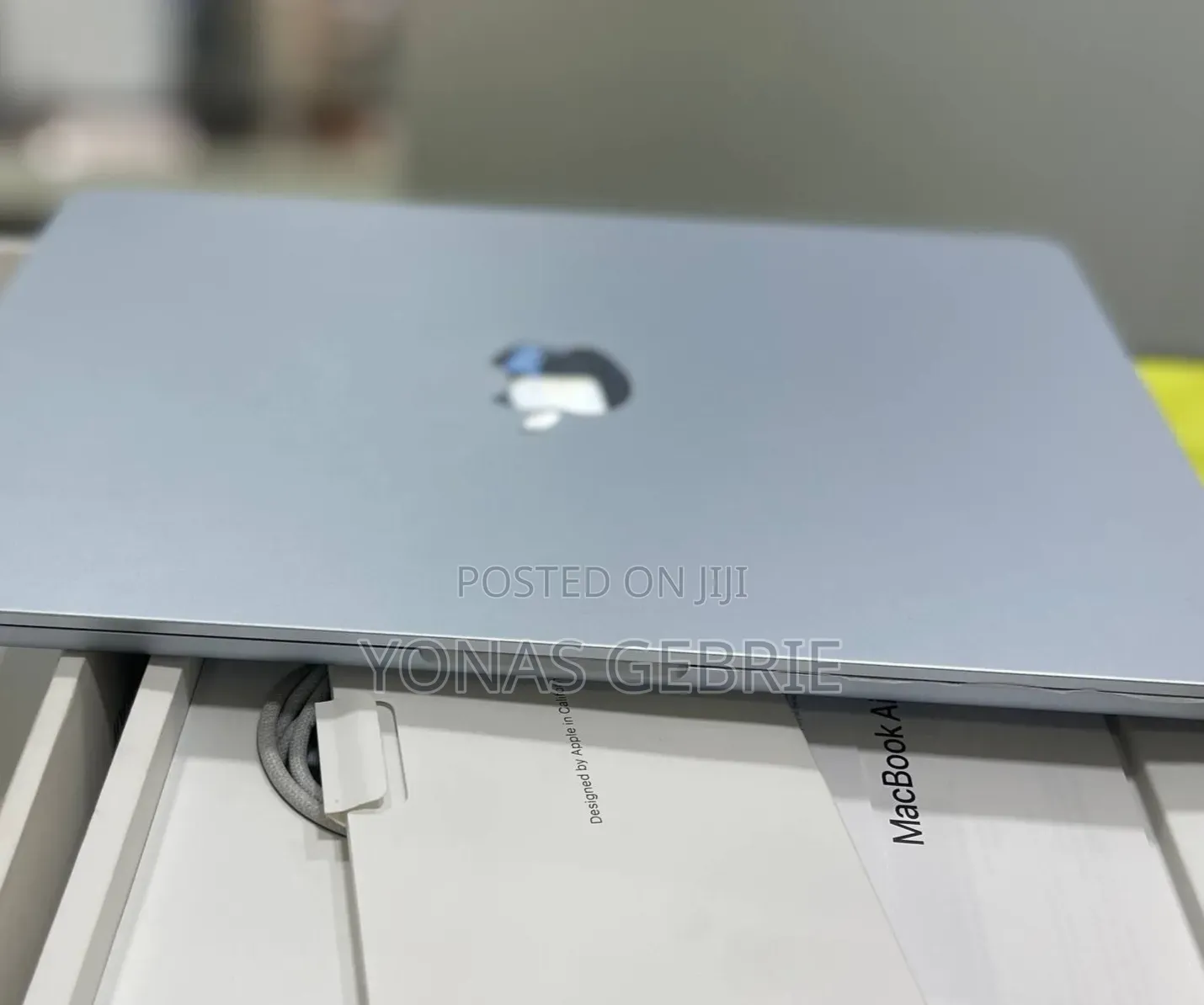New Laptop Apple MacBook 8GB Apple M4 SSD 256GB