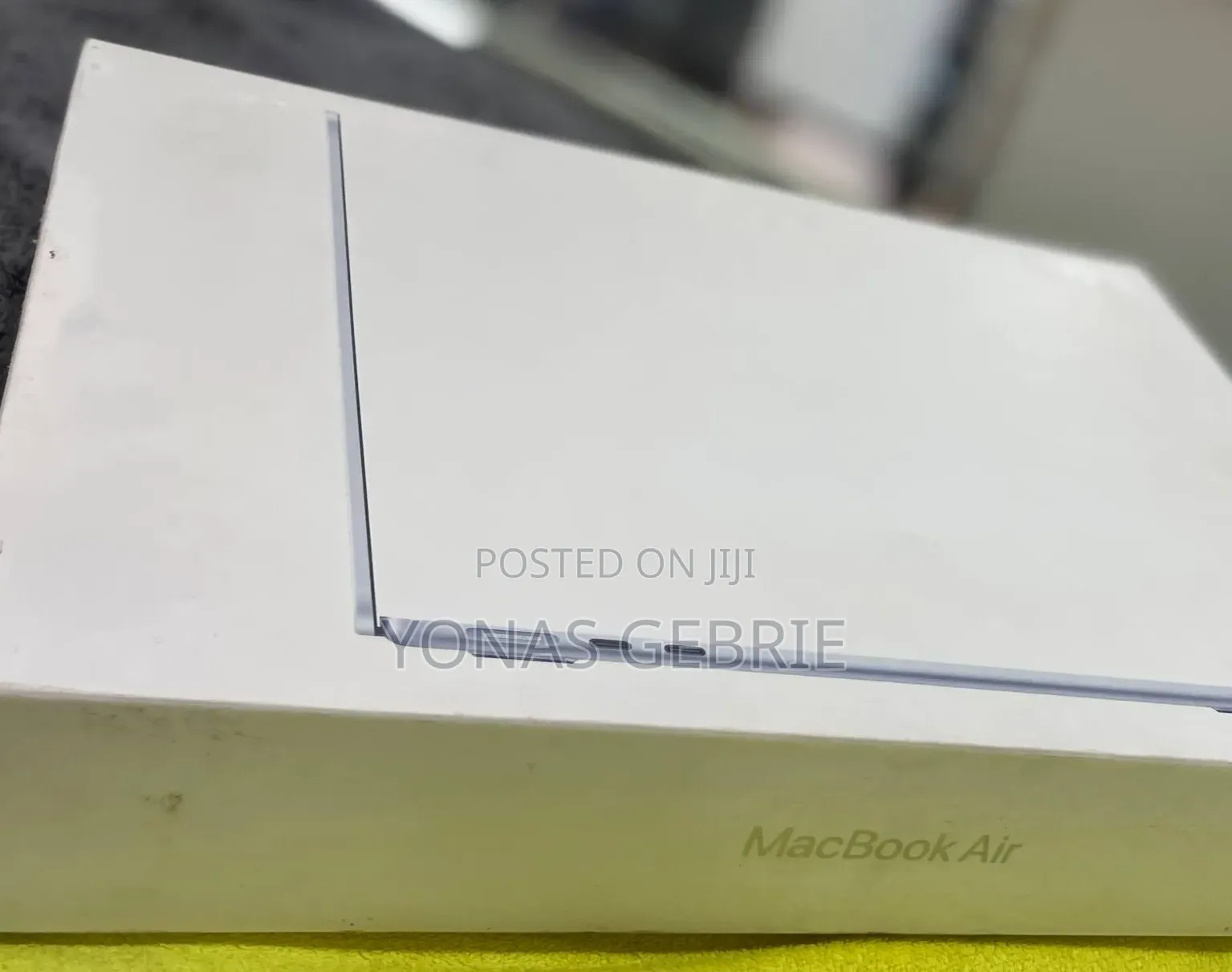New Laptop Apple MacBook 8GB Apple M4 SSD 256GB