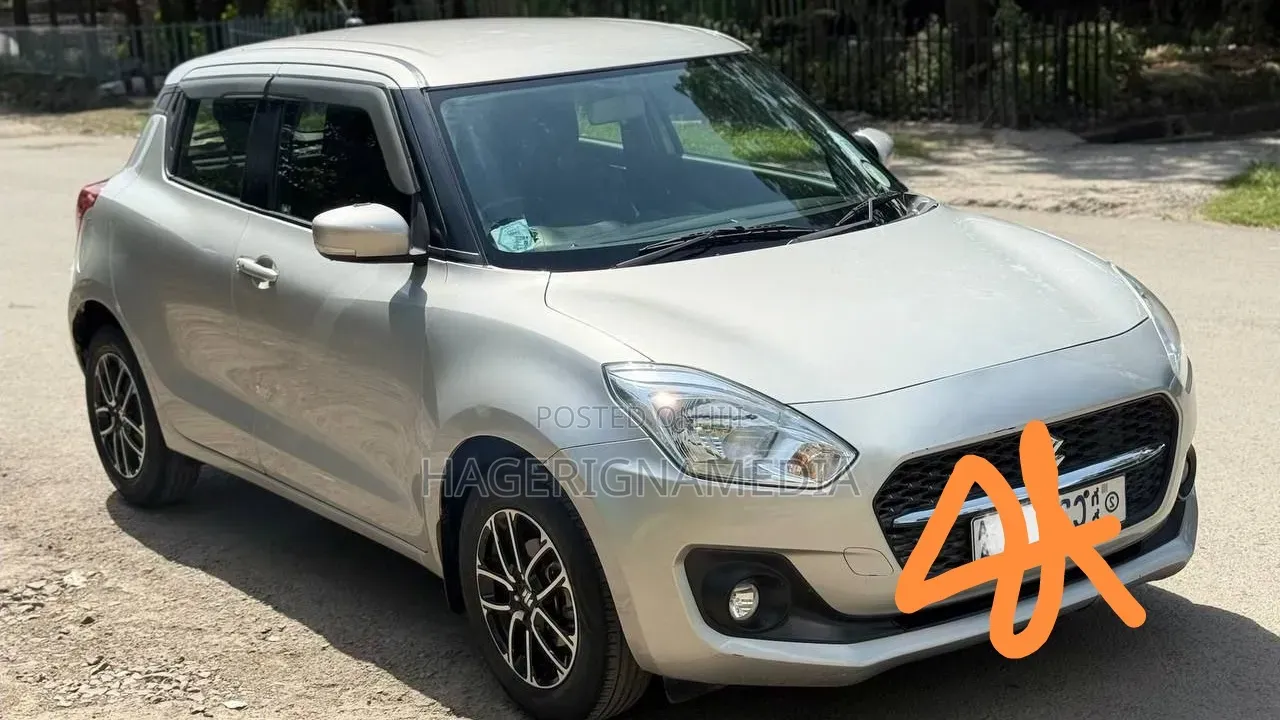 Suzuki Swift 2022 Silver