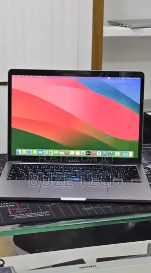 New Laptop Apple MacBook Pro 8GB Intel Core i5 SSD 512GB