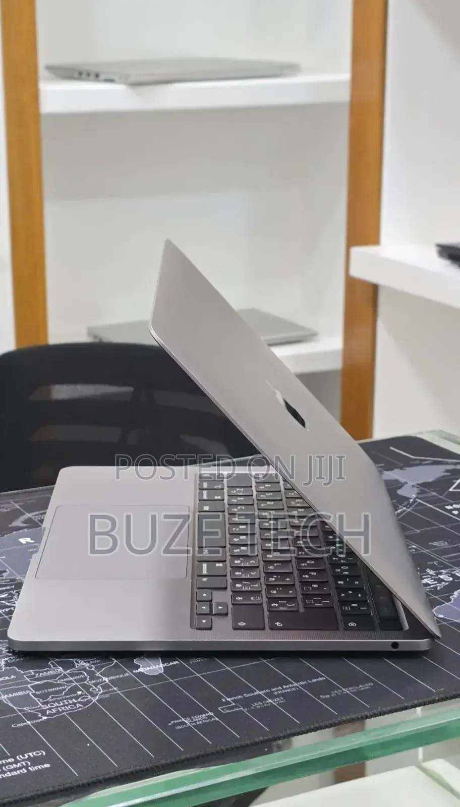 New Laptop Apple MacBook Pro 8GB Intel Core i5 SSD 512GB