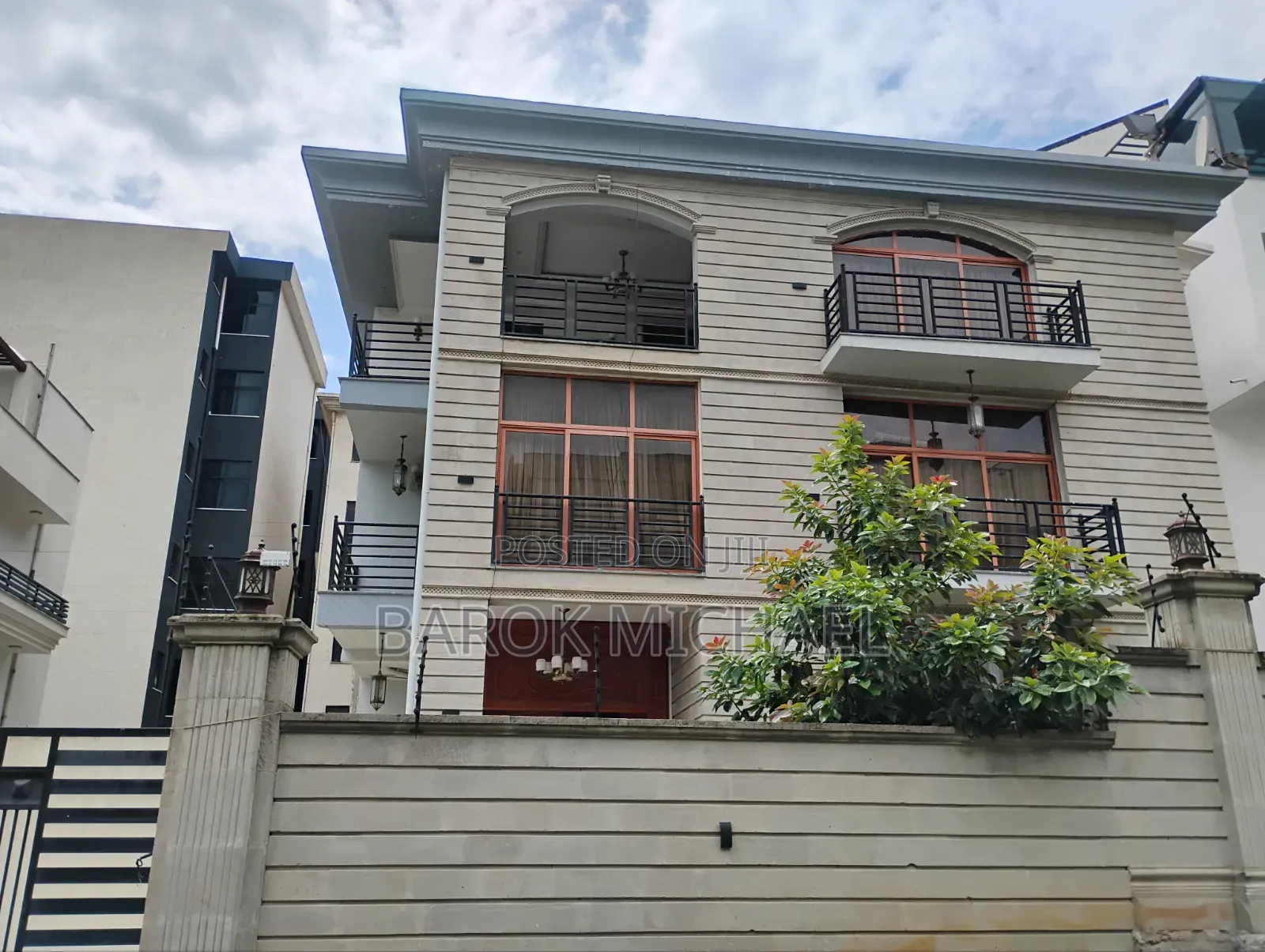7bdrm Mansion in Bole for sale