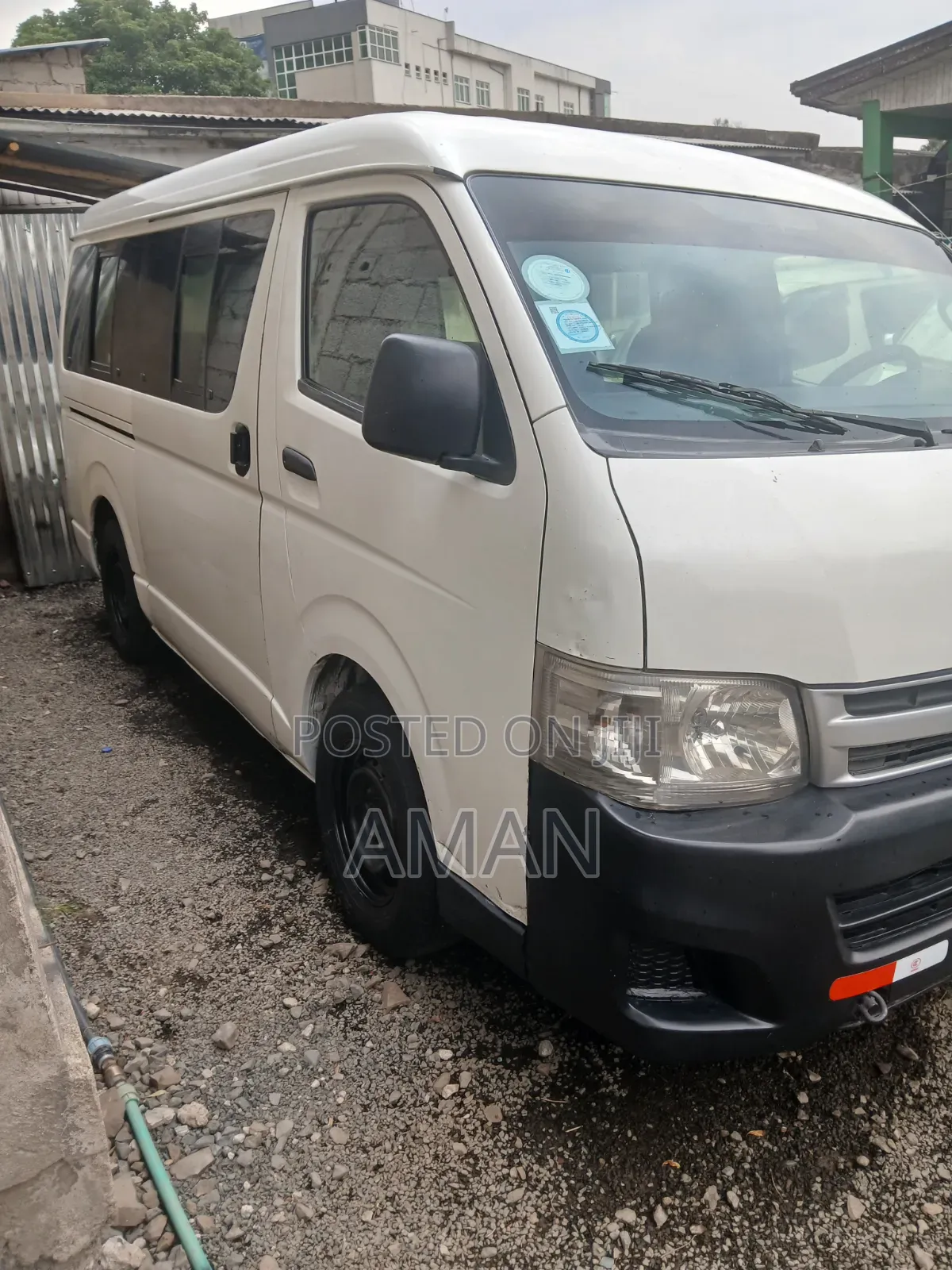 Toyota HiAce 2013 White