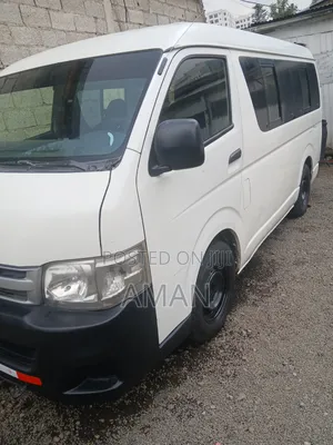 Toyota HiAce 2013 White