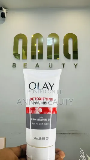 Olay Detoxifying Scrub With Vitamin B5