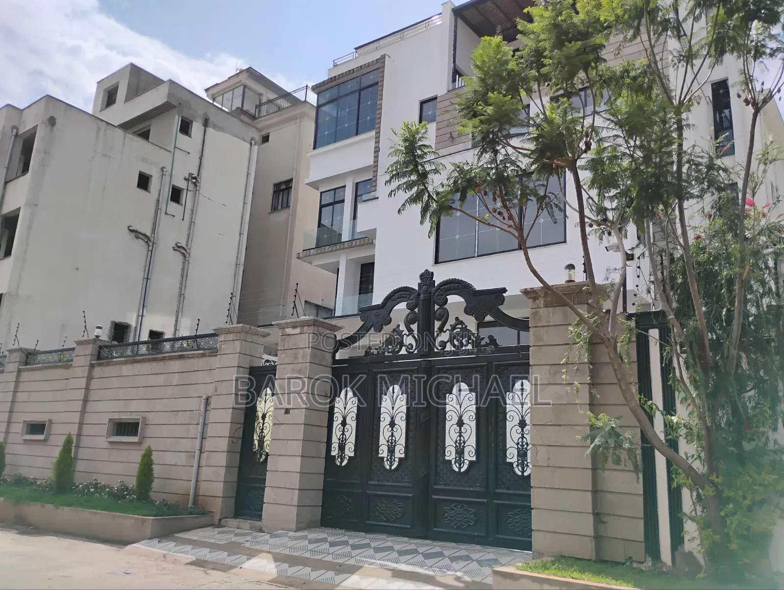 7bdrm Mansion in Bole for sale