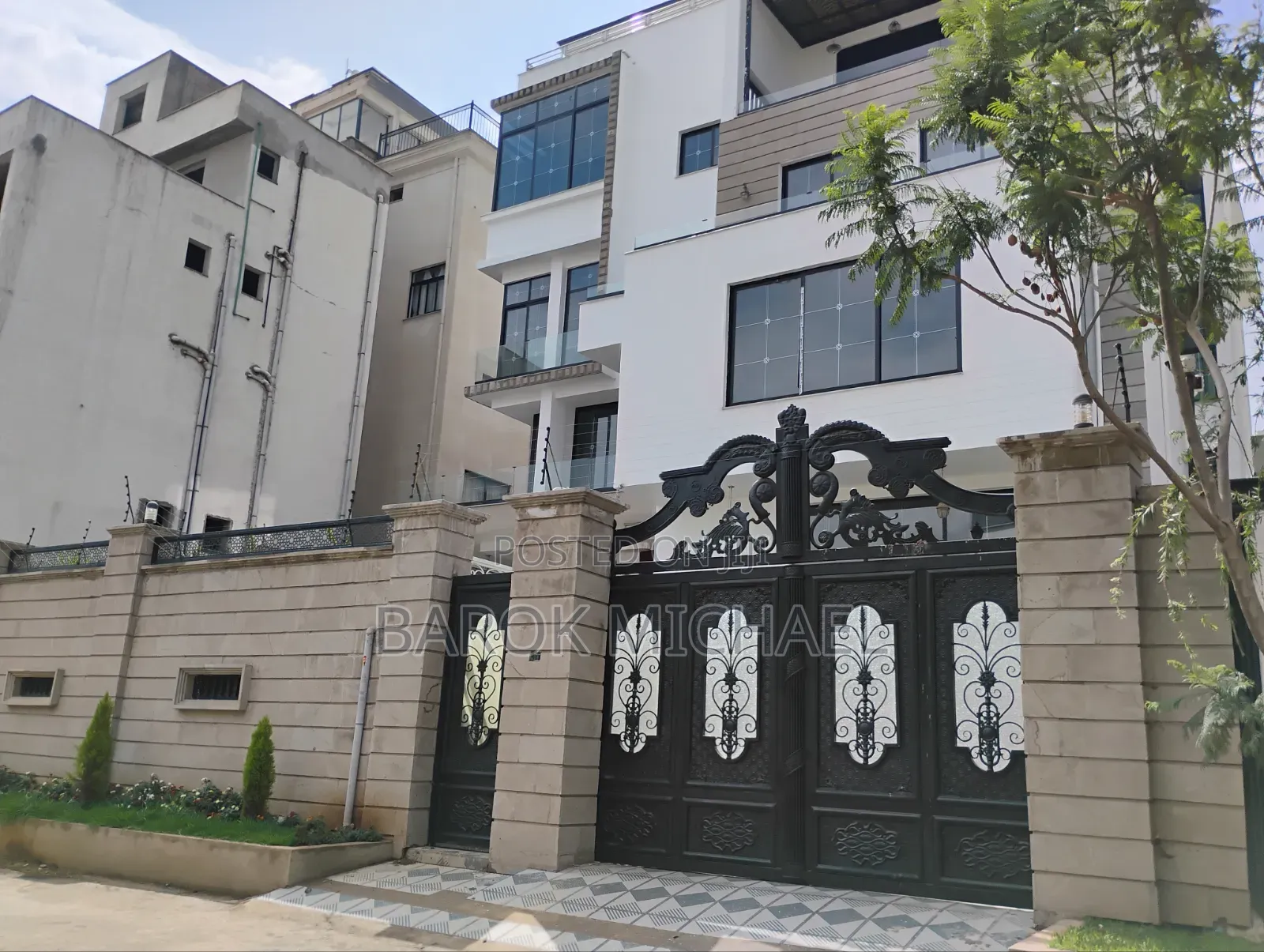 7bdrm Mansion in Bole for sale