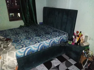 1.50 ንፁህ በ ቅርብ የተገዛ አልጋ
