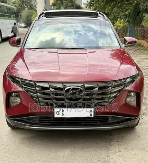 Hyundai Tucson 2022 Red