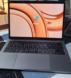 New Laptop Apple MacBook Pro 2017 8GB Intel Core i5 SSD 256GB