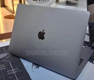 New Laptop Apple MacBook Pro 2017 8GB Intel Core i5 SSD 256GB