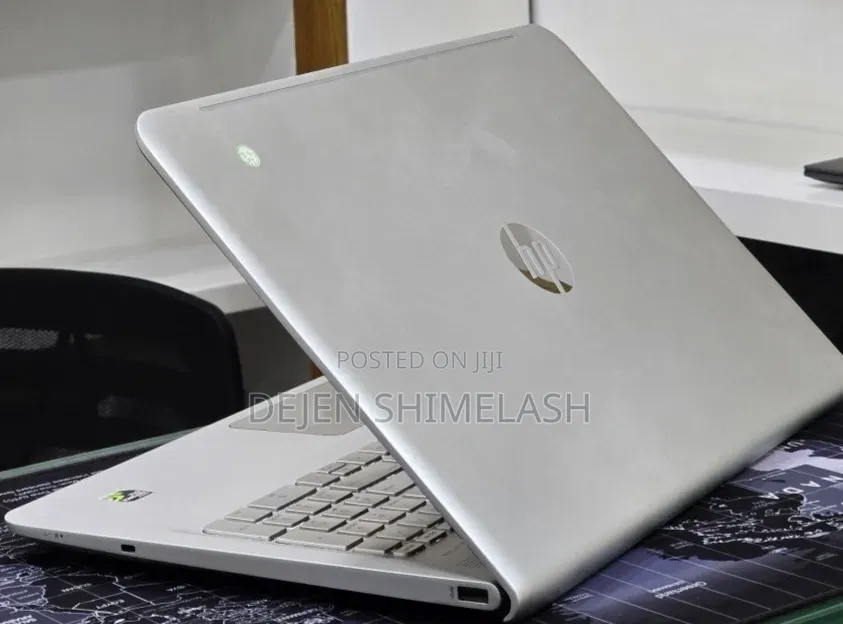 New Laptop HP Envy X360 12GB Intel Core i5 SSD 128GB