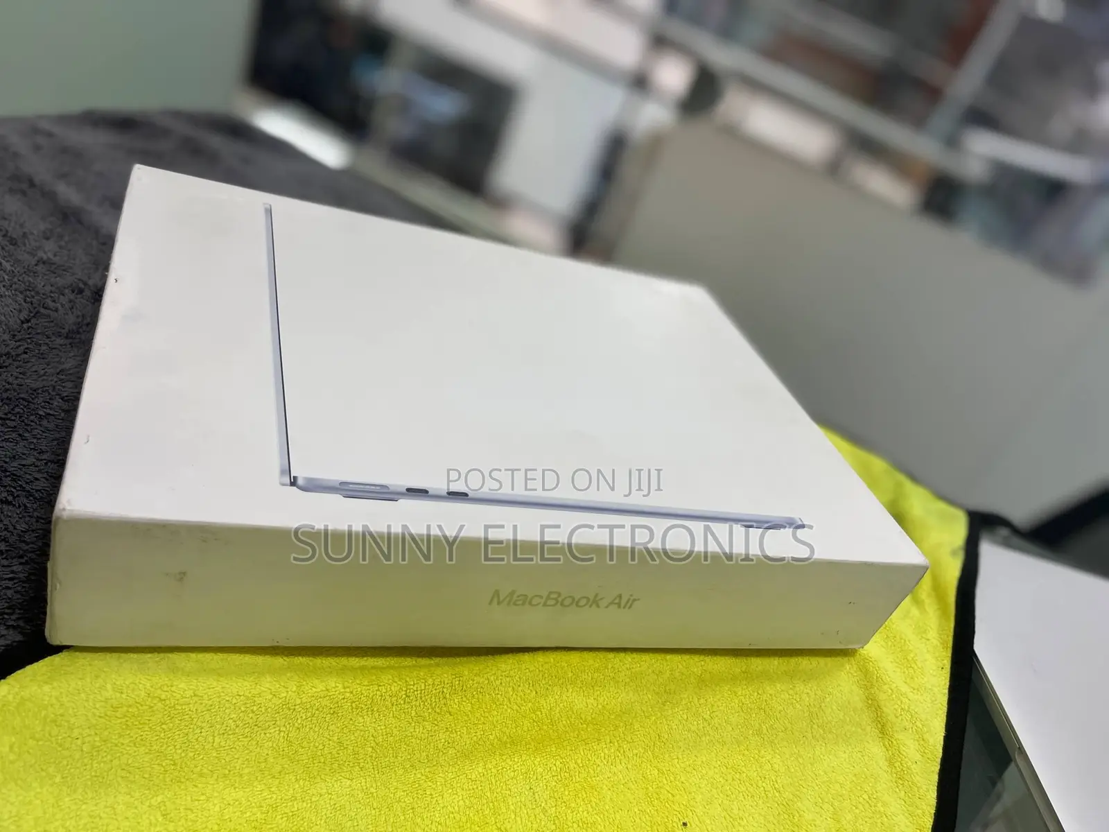 New Laptop Apple MacBook Air 2025 M4 8GB Apple M4 SSD 256GB