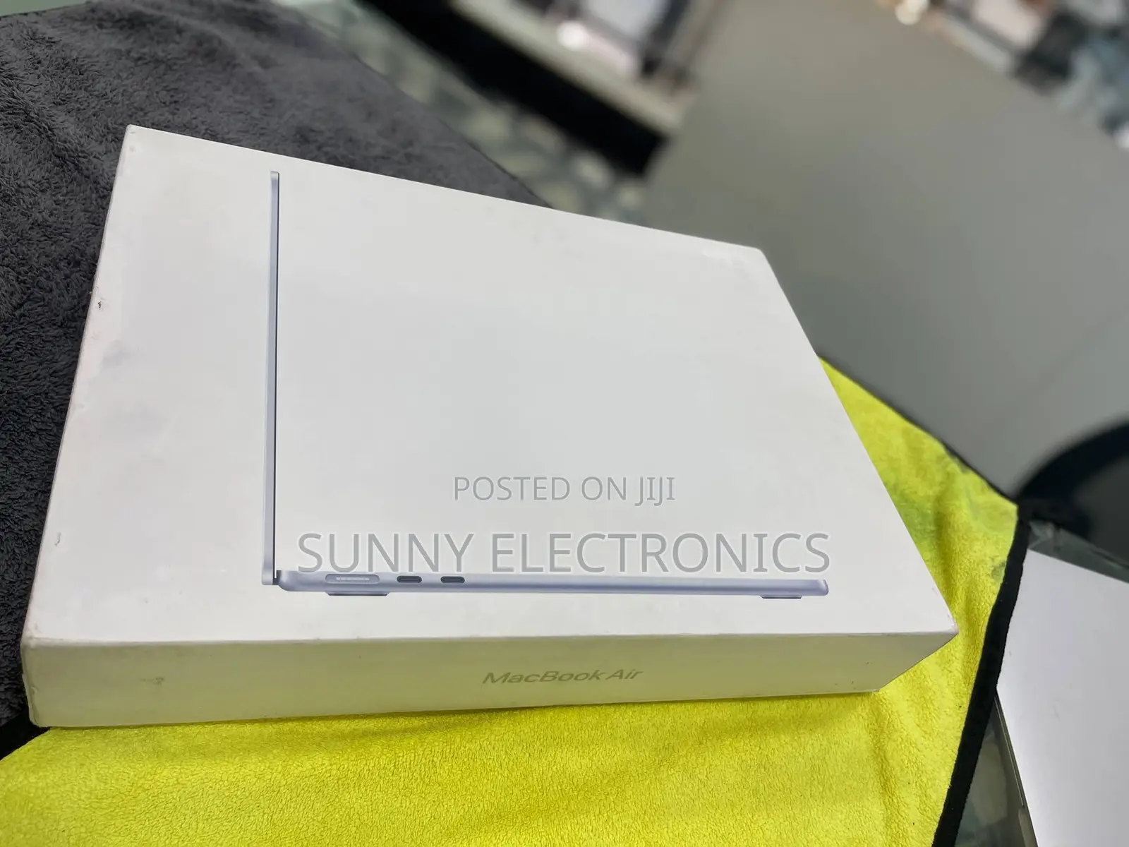 New Laptop Apple MacBook Air 2025 M4 8GB Apple M4 SSD 256GB