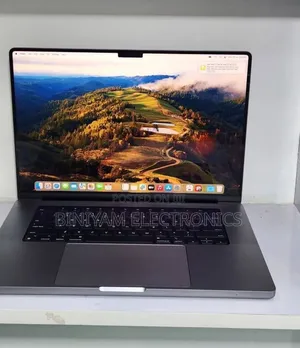 New Laptop Apple MacBook Pro 32GB Apple M1 Pro SSD 512GB
