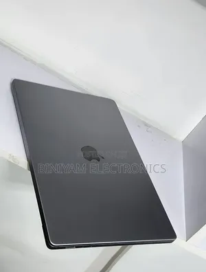 New Laptop Apple MacBook Pro 32GB Apple M1 Pro SSD 512GB