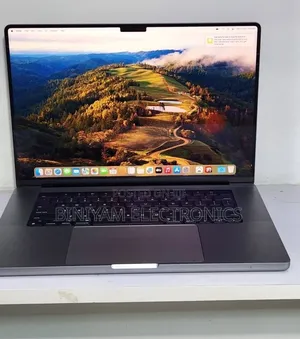 New Laptop Apple MacBook Pro 32GB Apple M1 Pro SSD 512GB