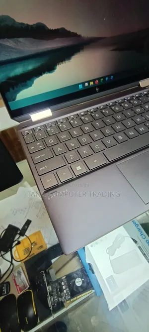 New Laptop HP Spectra 13 16GB Intel Core i7 SSD 1T