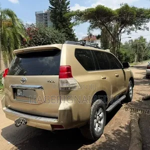 Toyota Land Cruiser Prado 2011 Gold