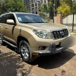 Toyota Land Cruiser Prado 2011 Gold
