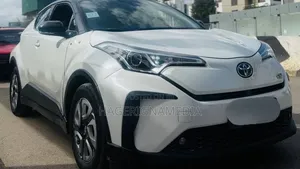 Toyota C-HR 2023 White